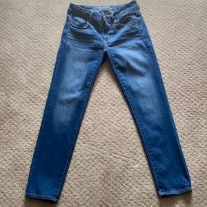 American Eagle Super Stretch Size 4 S 4P jeans.